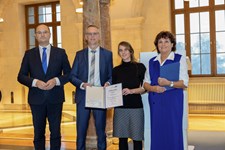 Finanz- und Heimatminister Albert Füracker verleiht Sozialpreis 2023 der Bayerischen Landesstiftung